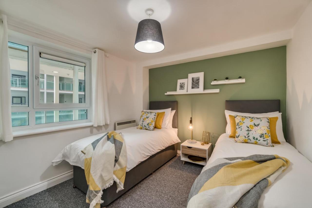 Apartment Chic And Bright Near The Water